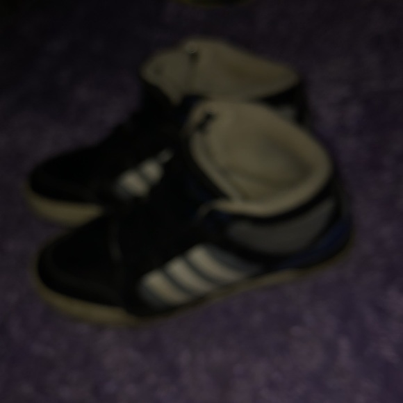 Gently worn adidas high tops - Picture 2 of 3